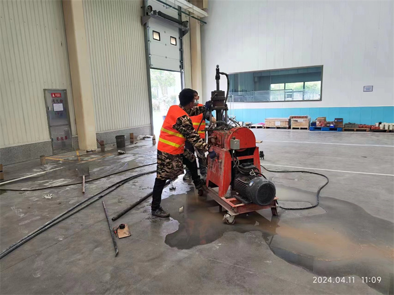 响水镇厂房地面下沉塌陷注浆加固施工